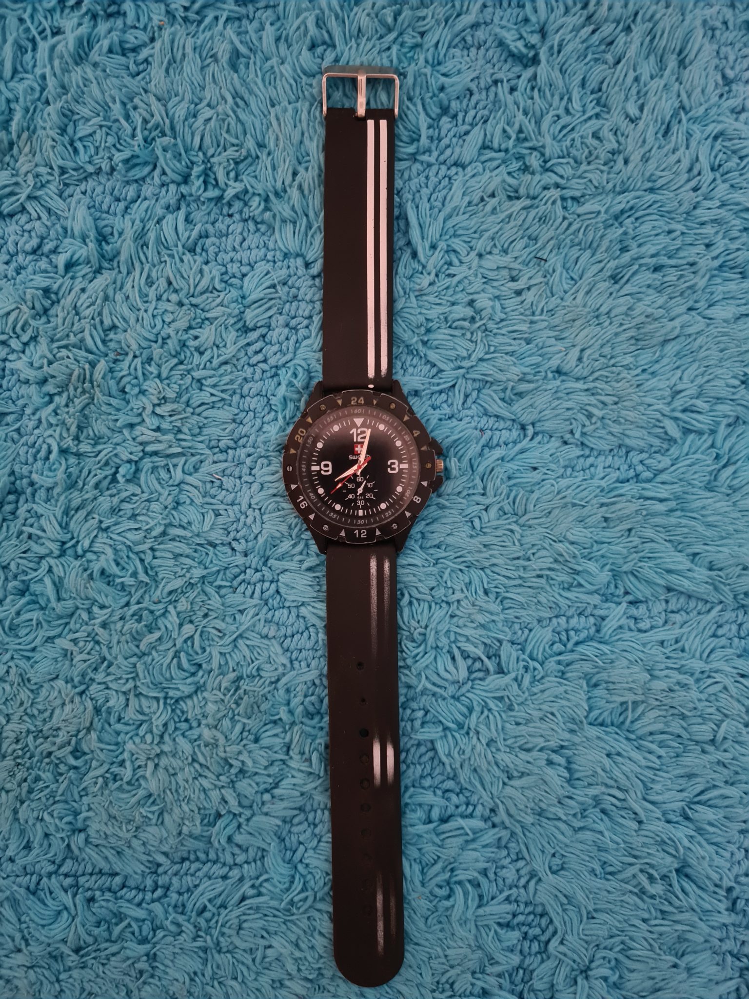 siyah-silikon-erkek-kol-saati-2