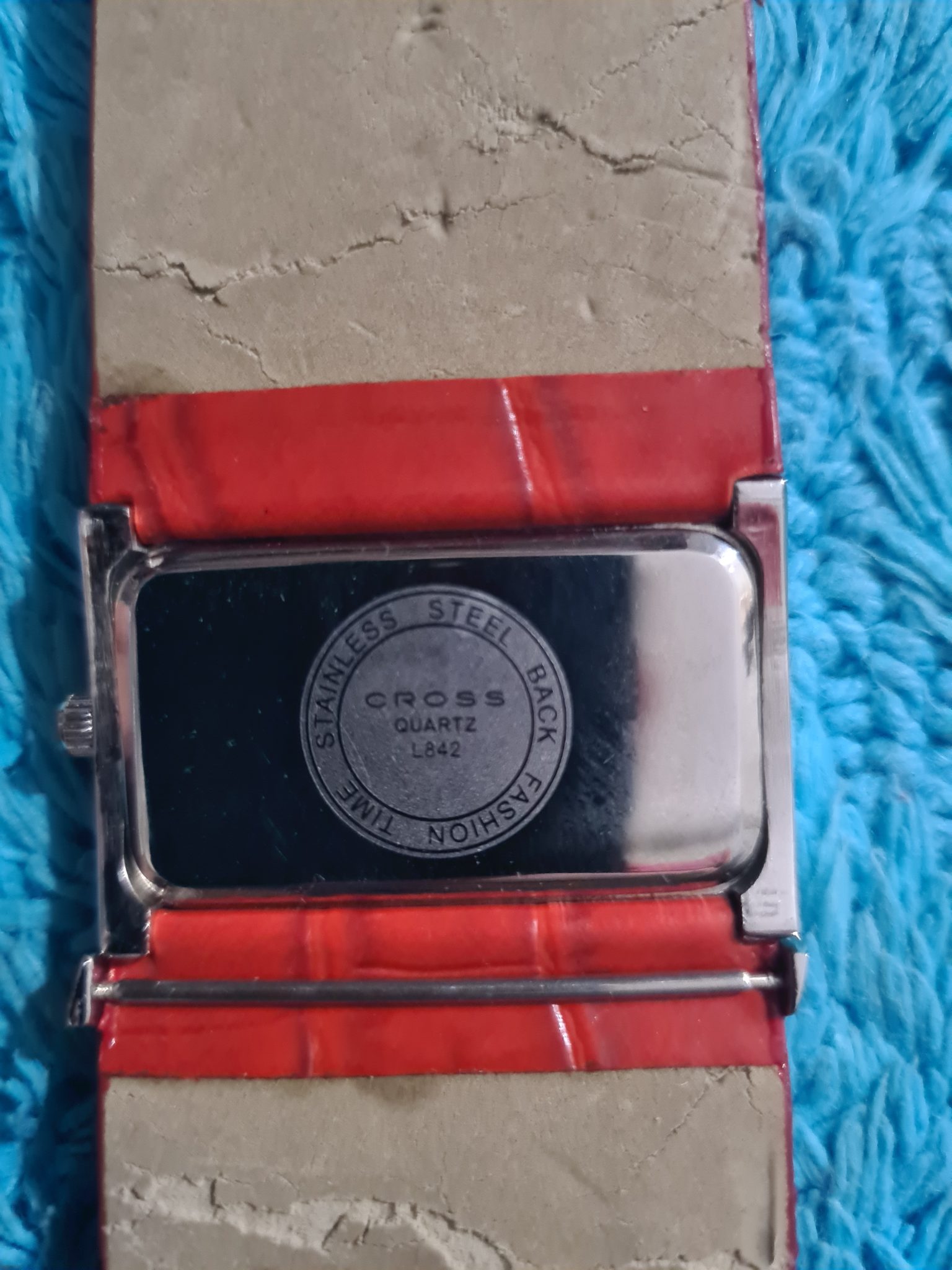 kırmızı-deri-kalın-bileklik-vintage-saat-4