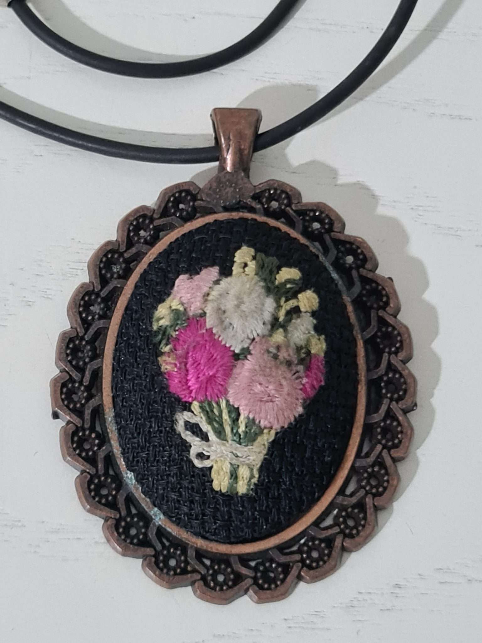 kumaş-antika-kolye-çiçekli-2
