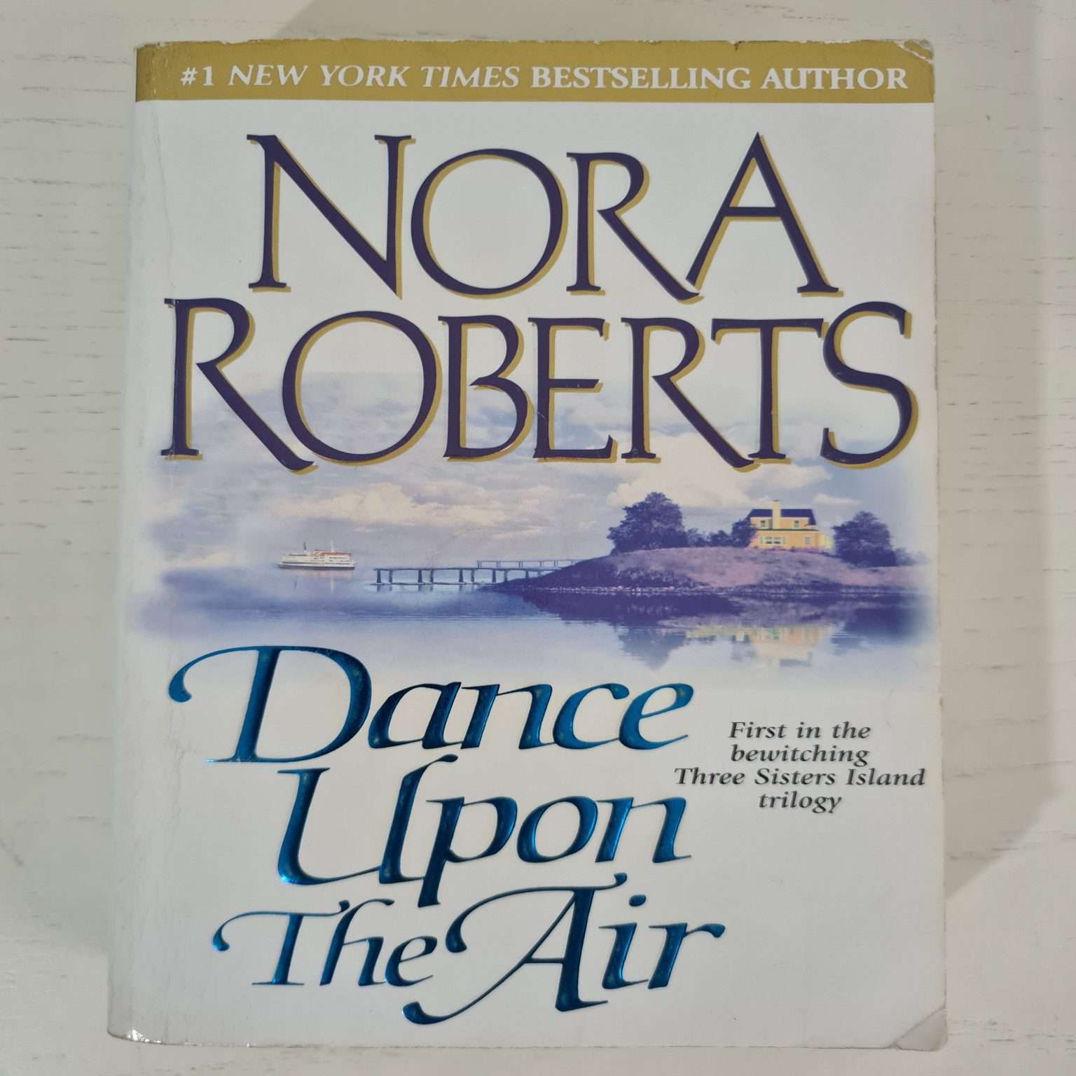 nora-robert-dance-upon-the-air-1