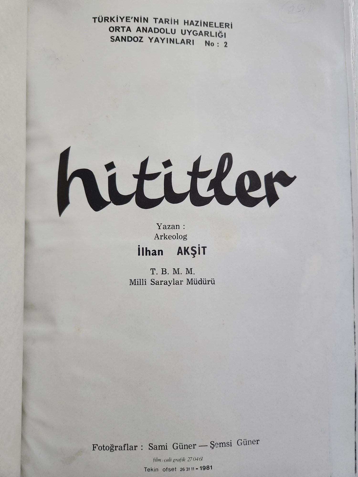 1981 Tarihli Hititler Kitabı Büyük Boy İlhan Akşit yazarı - Görsel 2