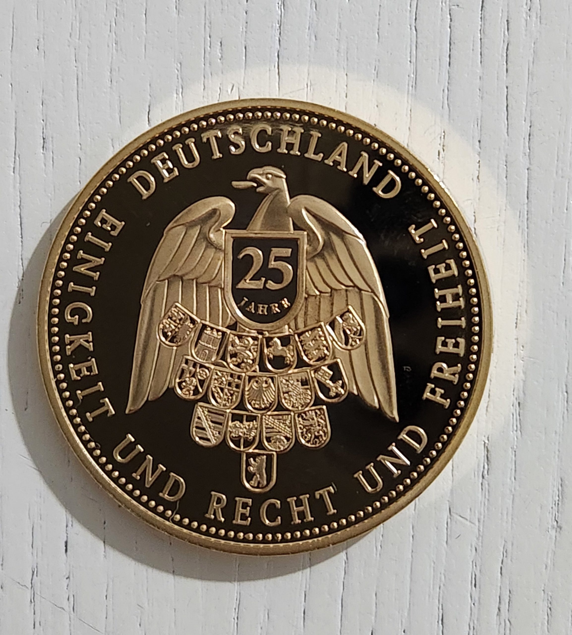 1000013673-scaled.jpg 1990 Alman Hatıra Madalyon 4cm Çap Altın Kaplama - Görsel 1