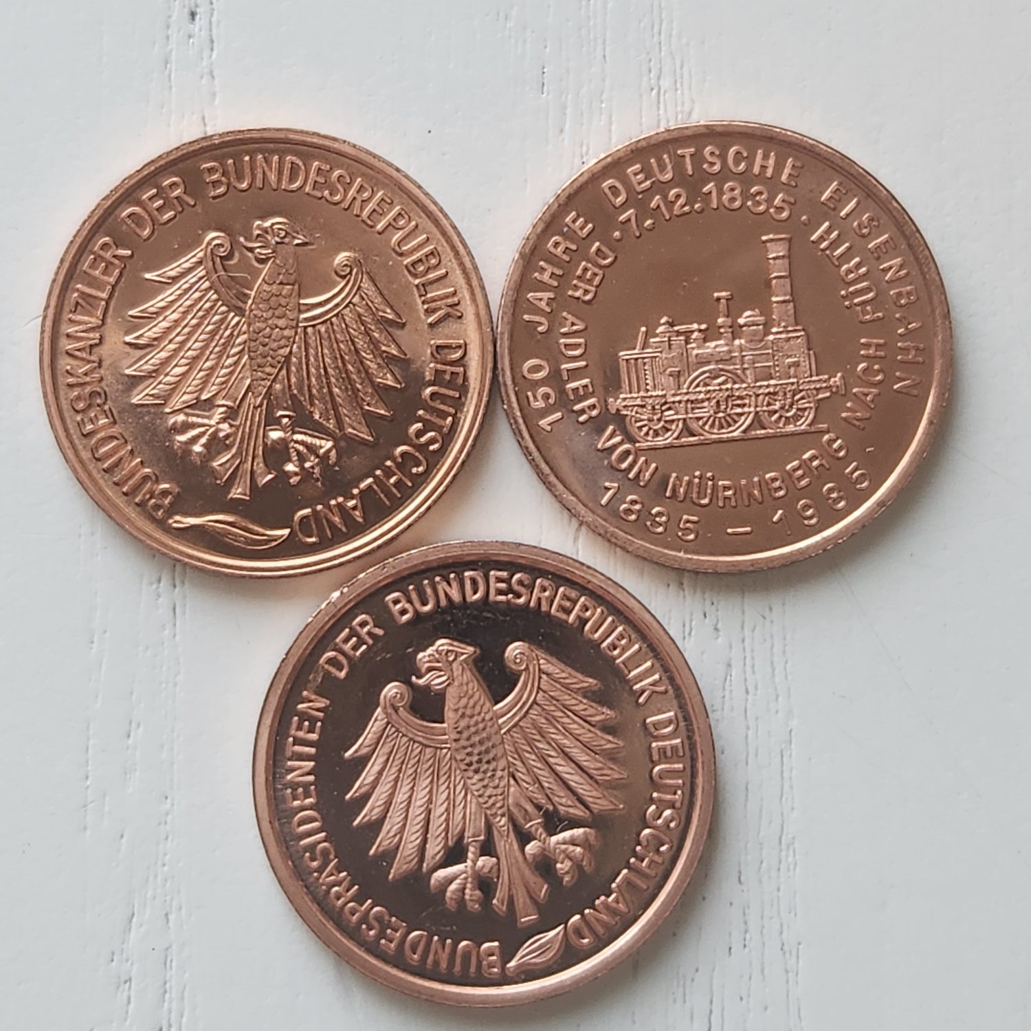 3 Adet Alman 2cm Çap Madalya 1980ler