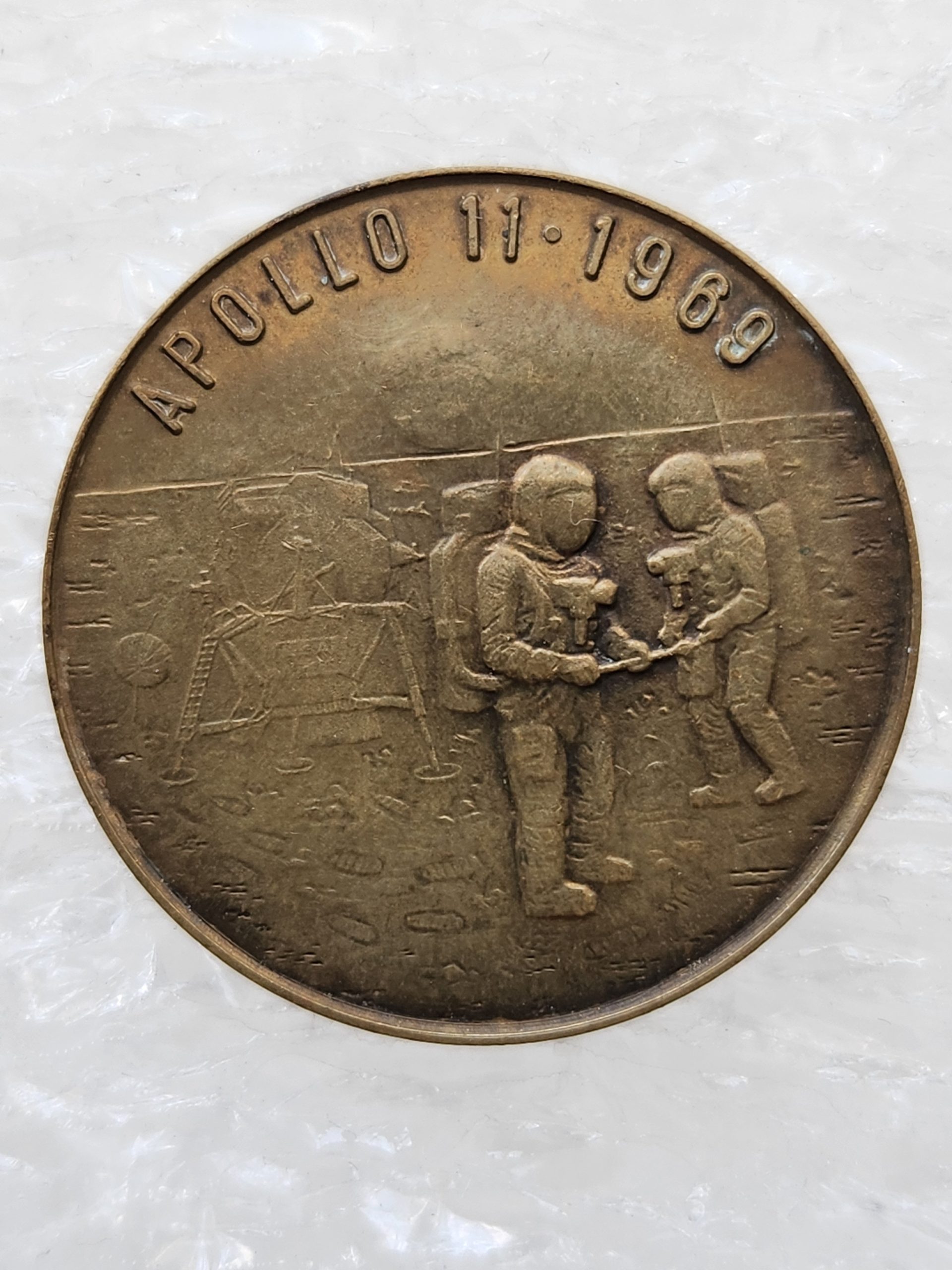 1000022323-scaled.jpg Apollo 11 Hatıra 3cm Madalya Nadir 1969 - Görsel 1