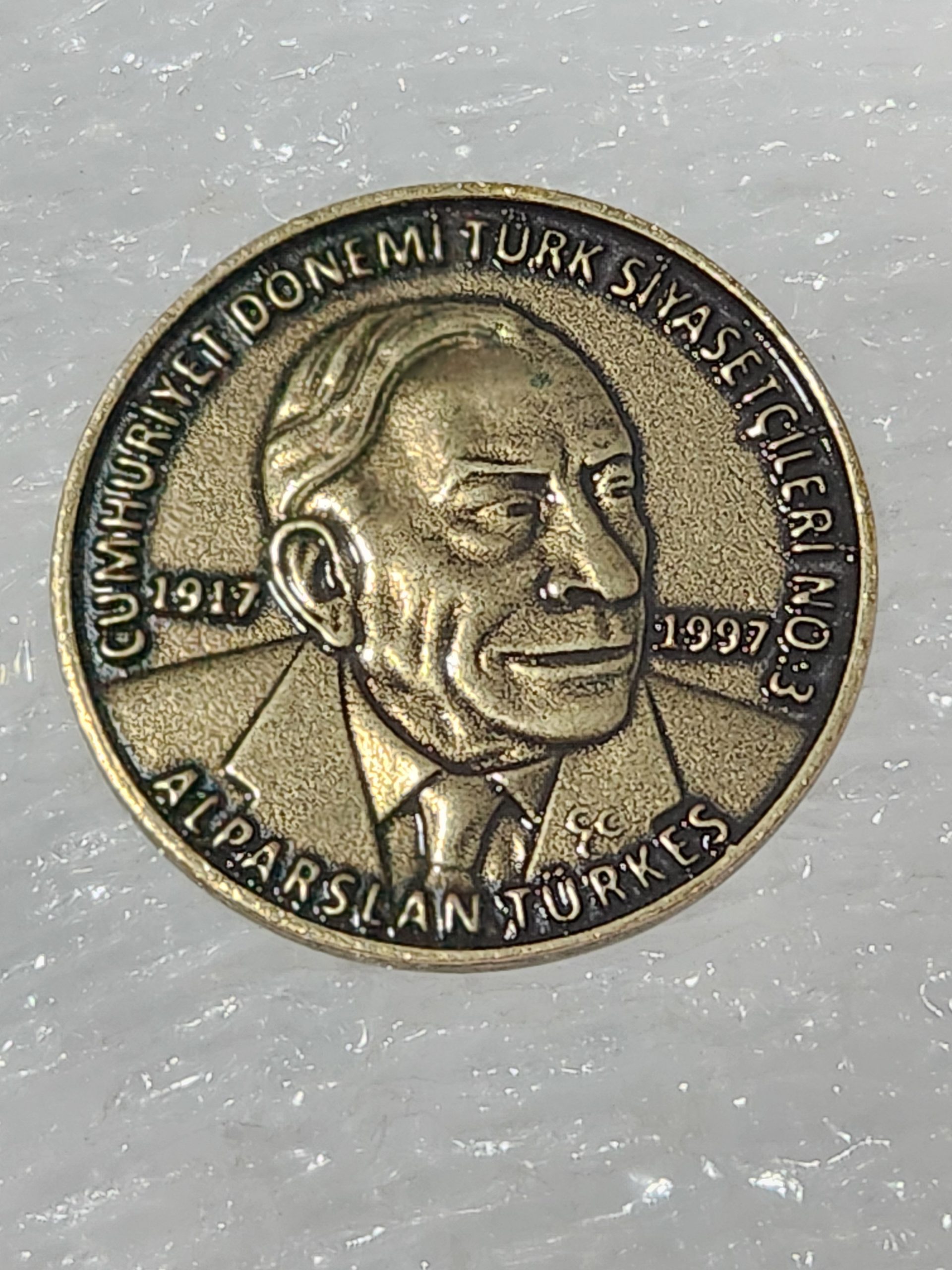 1000034395-scaled.jpg Alparslan Türkeş Pirinç Madalyon 3.5cm Çap - Görsel 1