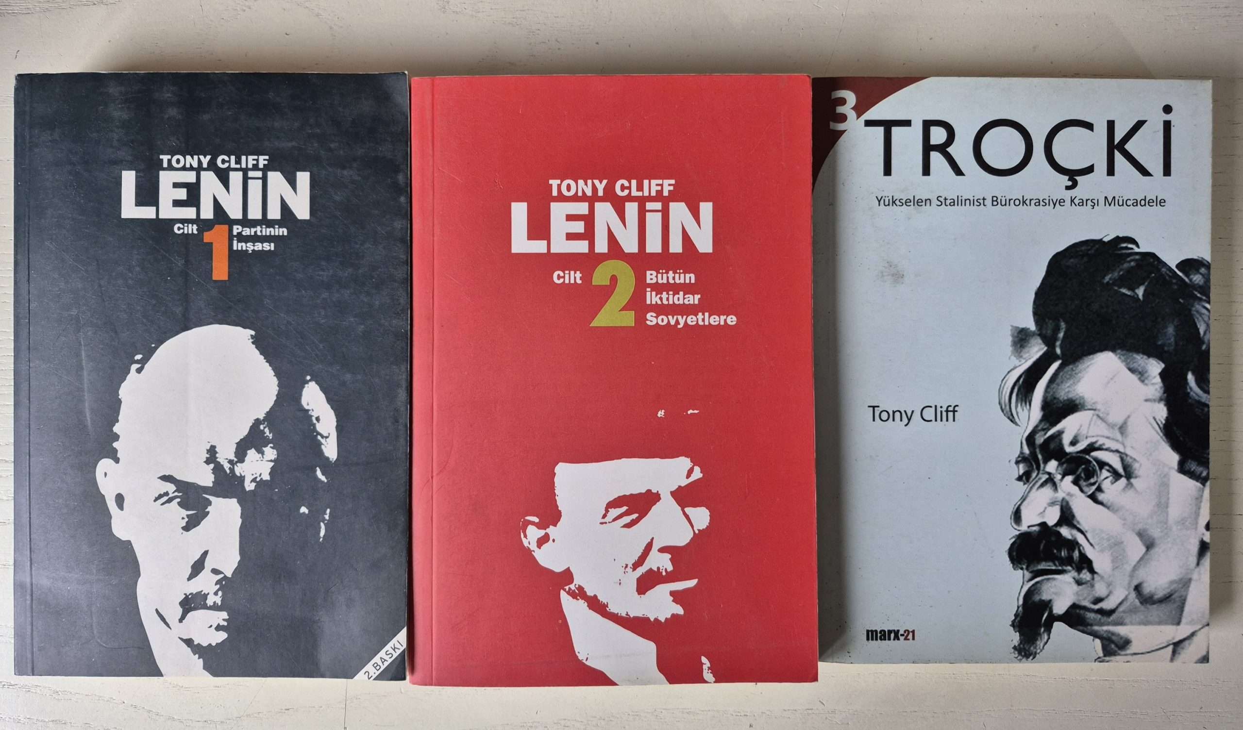 2025/12/1000070906-scaled.jpg Lenin Troçki 3 Kitap Nadir Temiz Kitaplar - Görsel 1