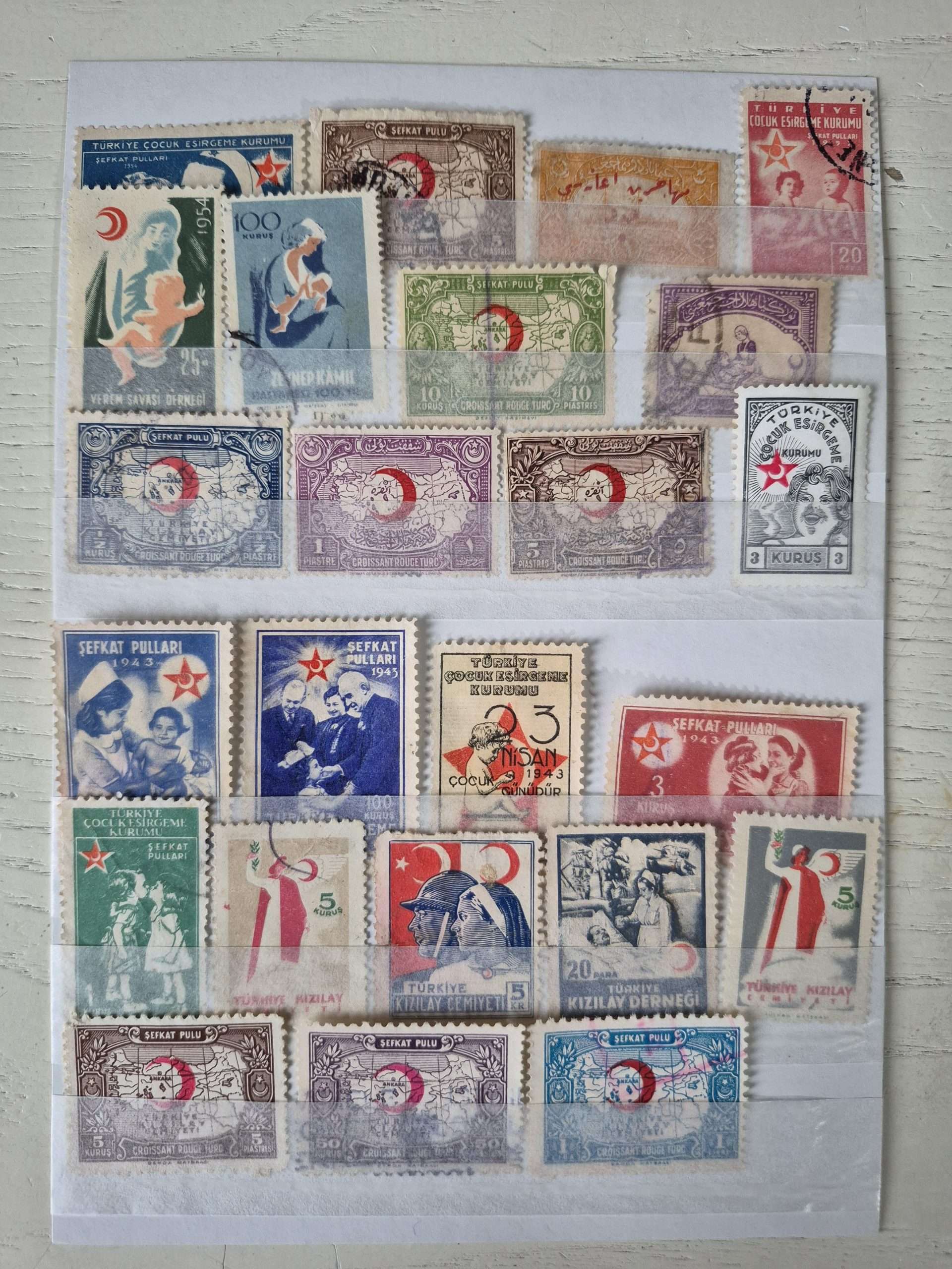 2025/12/1000071170-scaled.jpg Kartelasında Çek ve Kızılay Pulları - Görsel 1