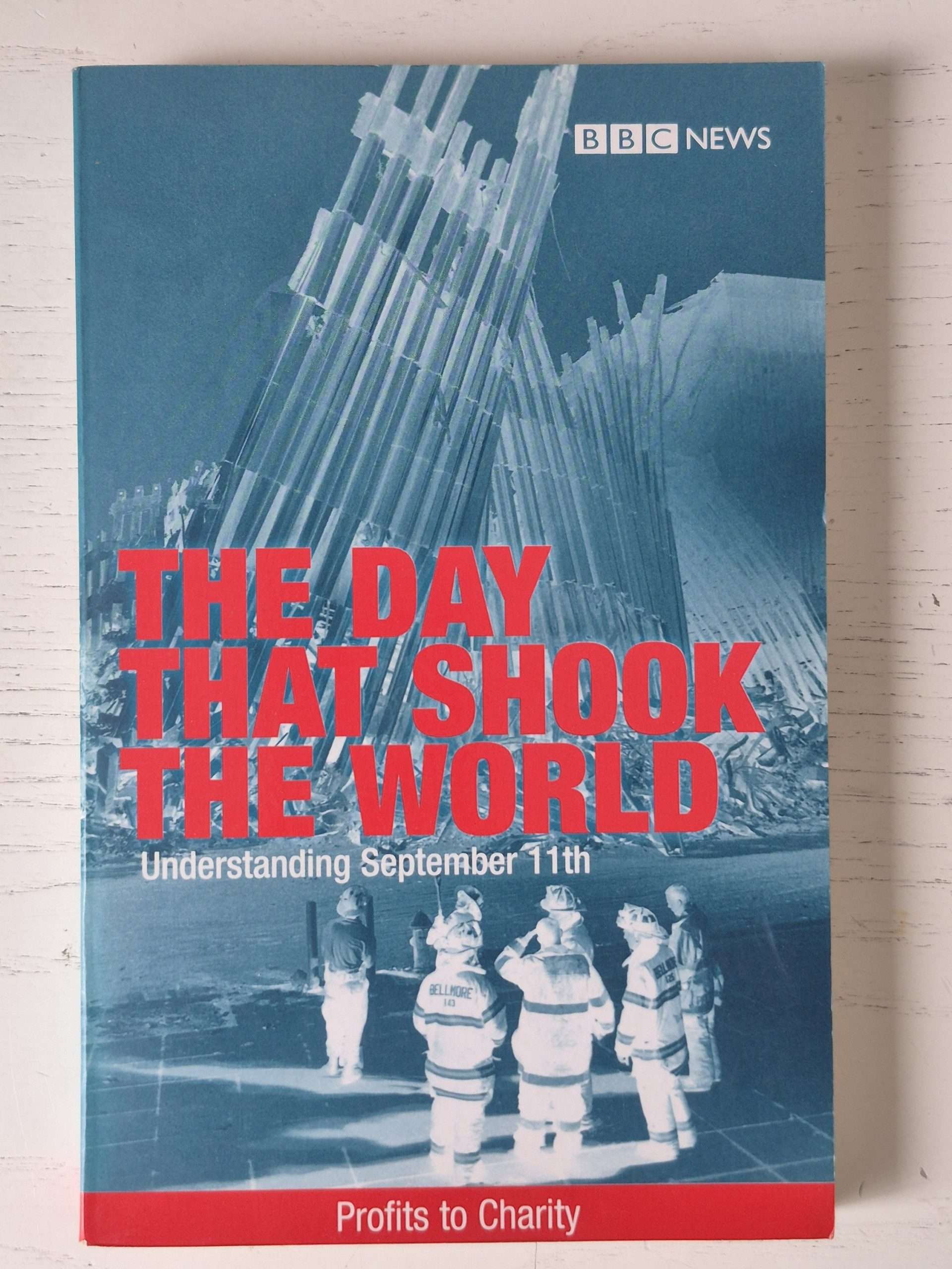 2026/01/1000081128-scaled.jpg The Day That Shook the World BBC Kitap - Görsel 1