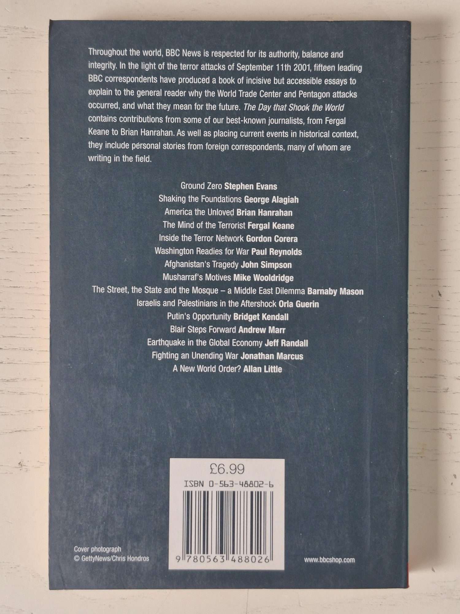 The Day That Shook the World BBC Kitap - Görsel 2
